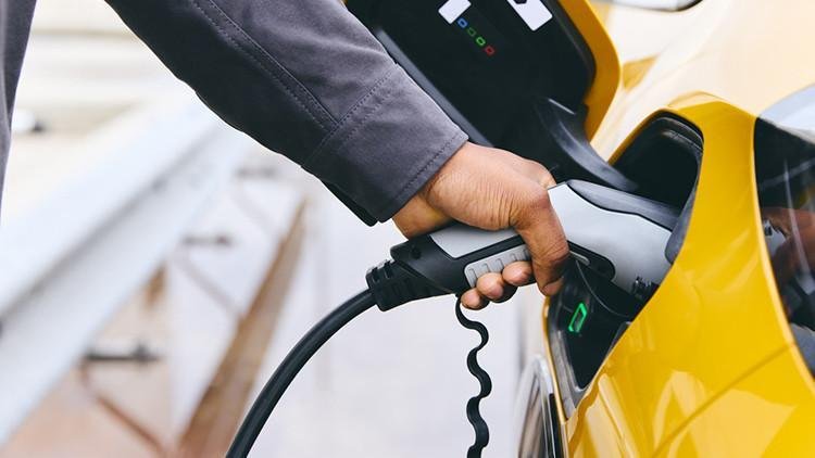 Pillerde Yenilikçi Tasarım: Akıllı Telefonlar Ve Elektrikli Araçlar İçin Fırsatlar