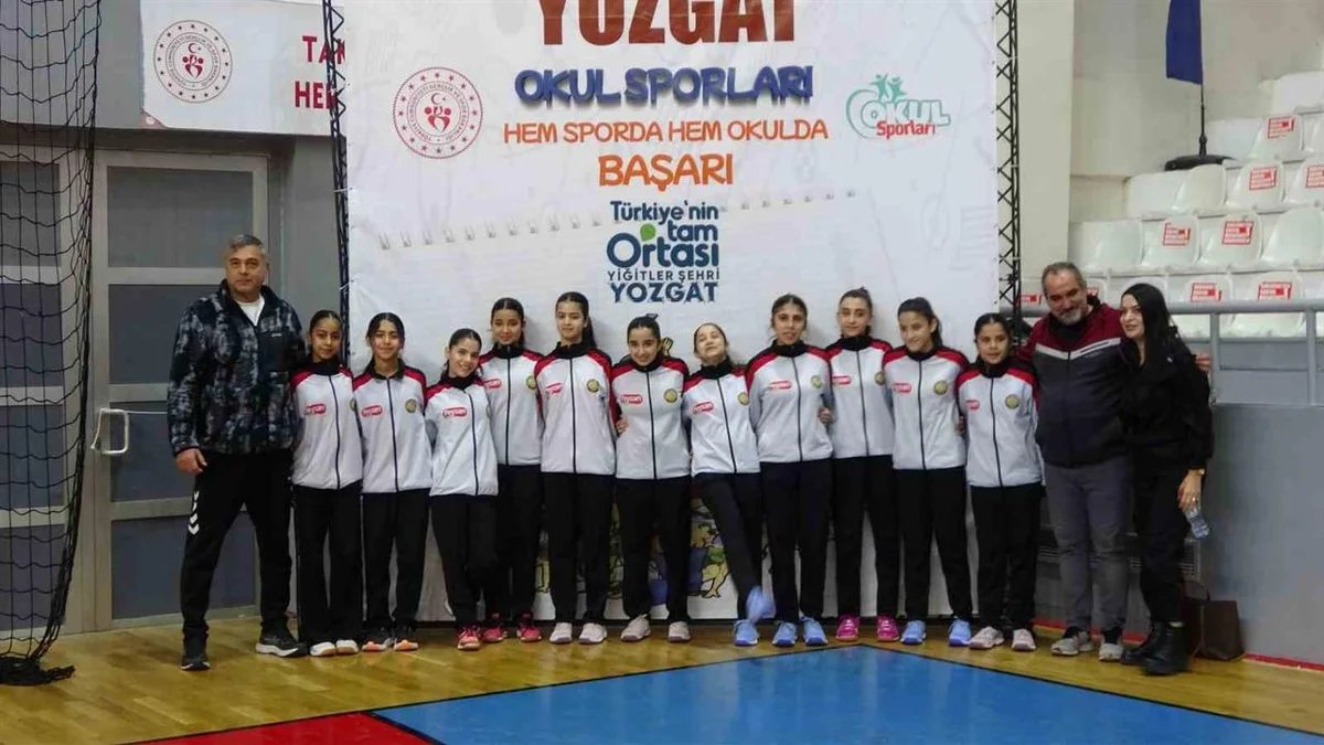 Yozgat’ta 15 Farklı İlden 224 Sporcu İle Voleybol Turnuvası Başladı