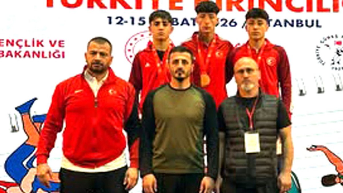 B Gençler Güreş'te İki Gümüş ve Üç Bronz Madalya Kazandı