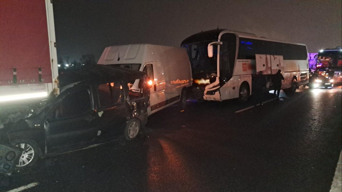 Anadolu Otoyolu'nda Zincirleme Trafik Kazası: 6 Yaralı