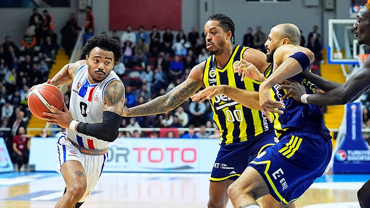 Fenerbahçe Beko, Dış Sahada Hatasız Bir Performans Sergiledi!