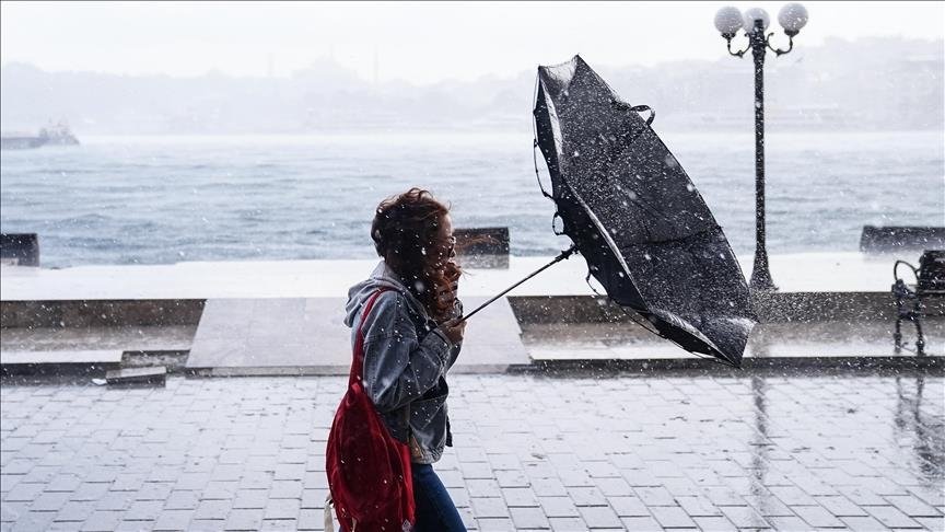 Meteoroloji İstanbul Ve Etrafındaki İller İçin Fırtına İkazı Yaptı