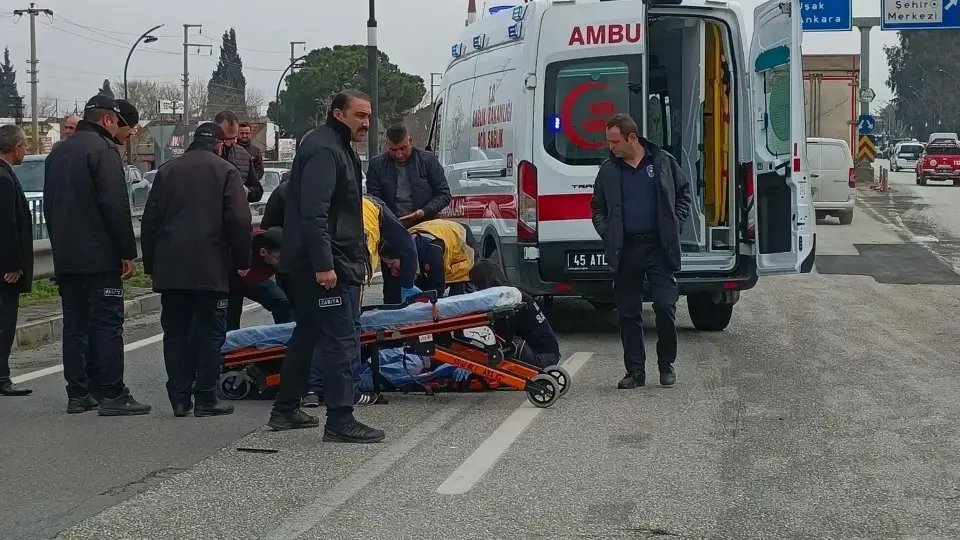 Manisa Salihli'de Korkunç Kaza: Minibüs Yaşlı Adamı Yaraladı
