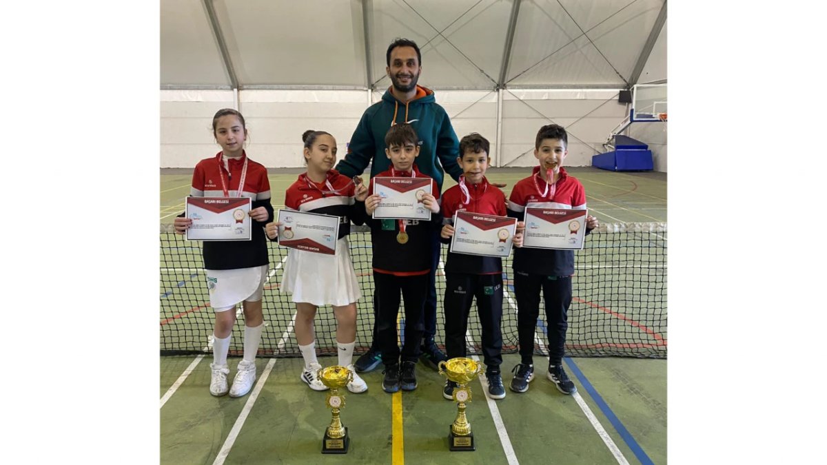 Eğitim Kurumları Yıldızlar Tenis Turnuvası'nda Tarihi Zafer