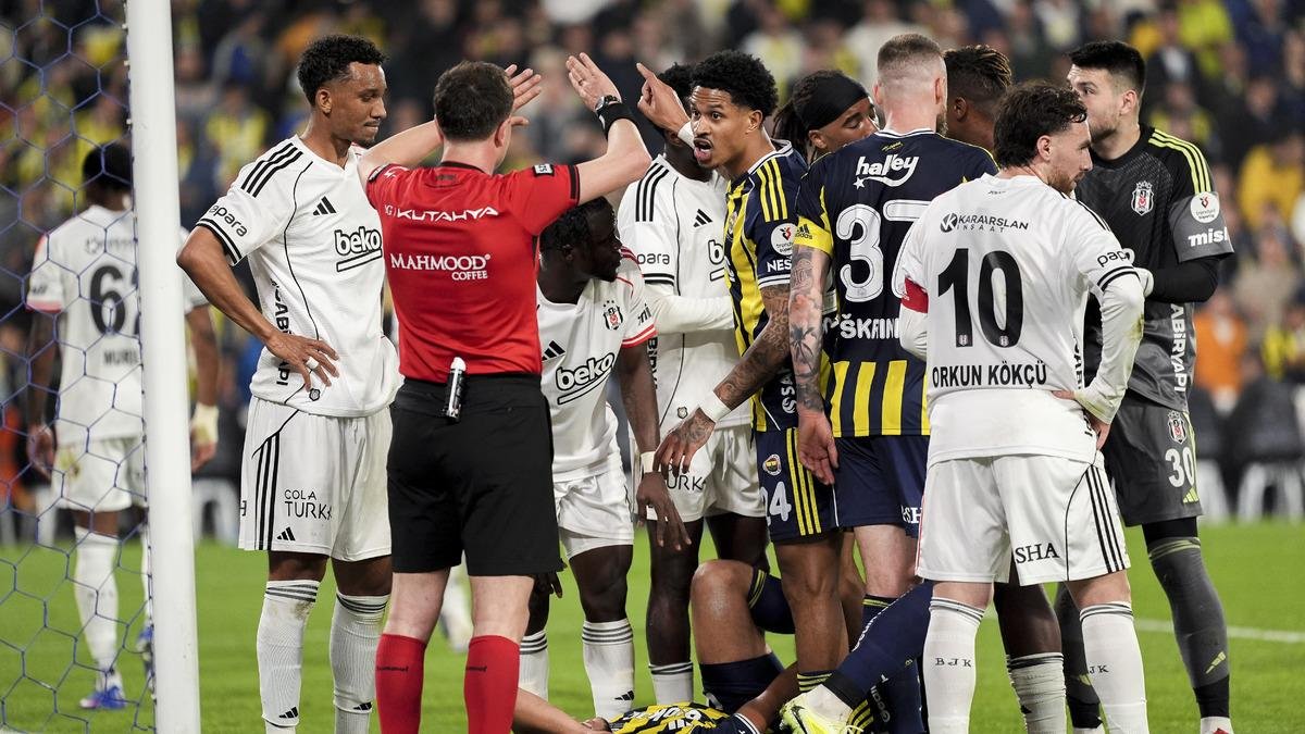 Beşiktaş İçin Fenerbahçe Derbisinde Olumsuz Gelişme! Yıldız Futbolcu Haftaya Oynayamayacak