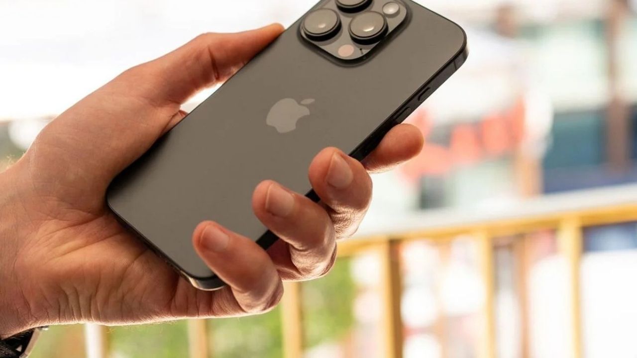 Apple’dan Katlanabilir iPhone Hamlesi: Fiyatı 2.500 Doları Aşabilir
