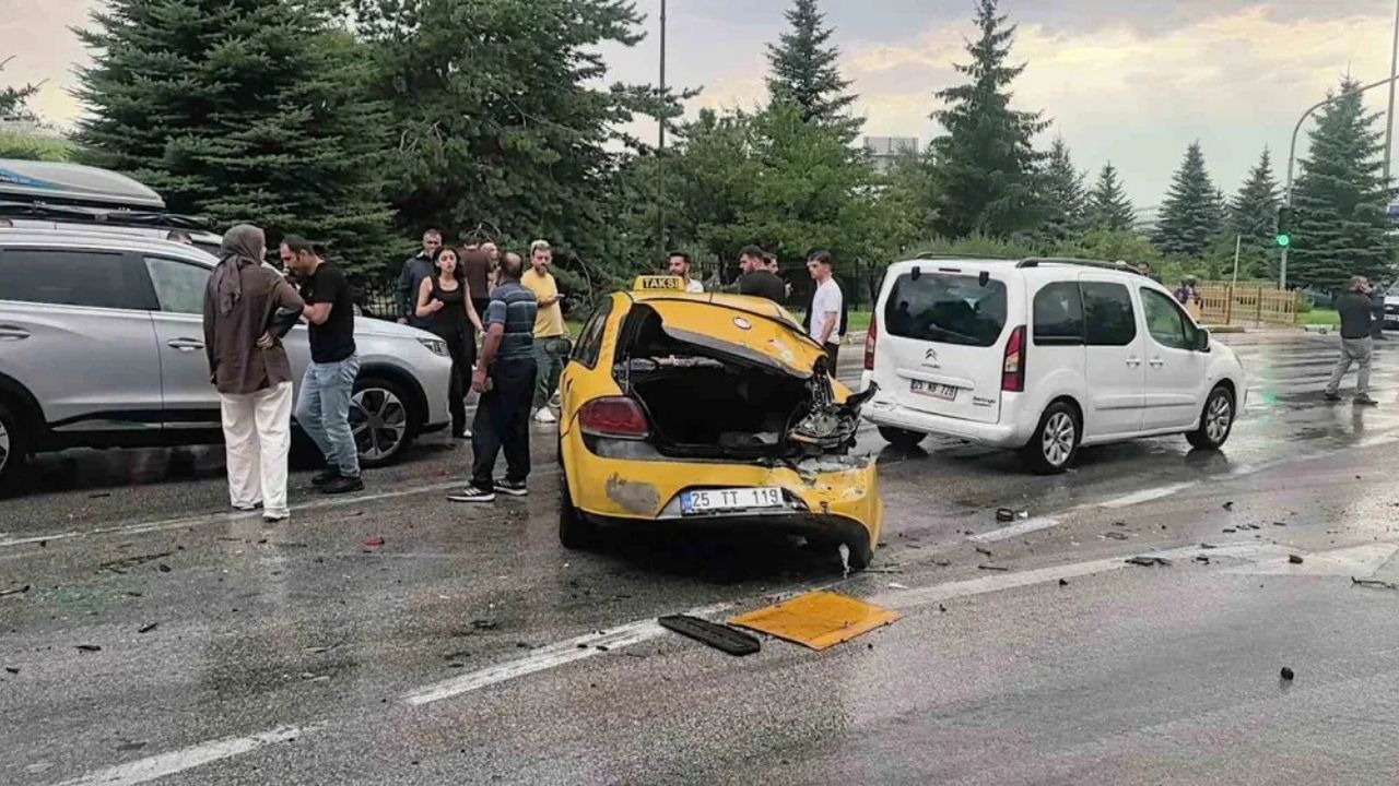 Erzurum’da Ağustos Ayında 533 Trafik Kazası Meydana Geldi