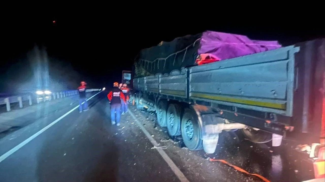Afyon’da Tır Dehşeti: Bir Sürücü Hayatını Kaybetti