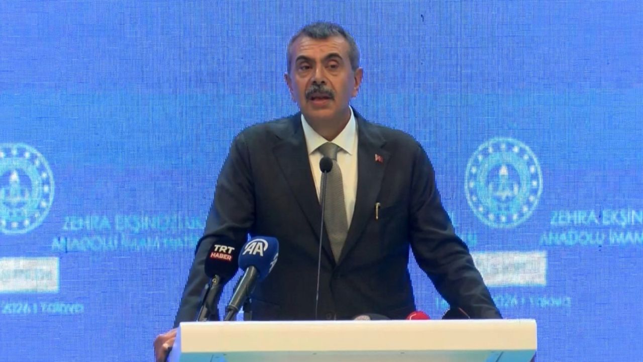 Bakan Tekin Eğitimde Altyapı Ve Mesleki Eğitimi Anlattı