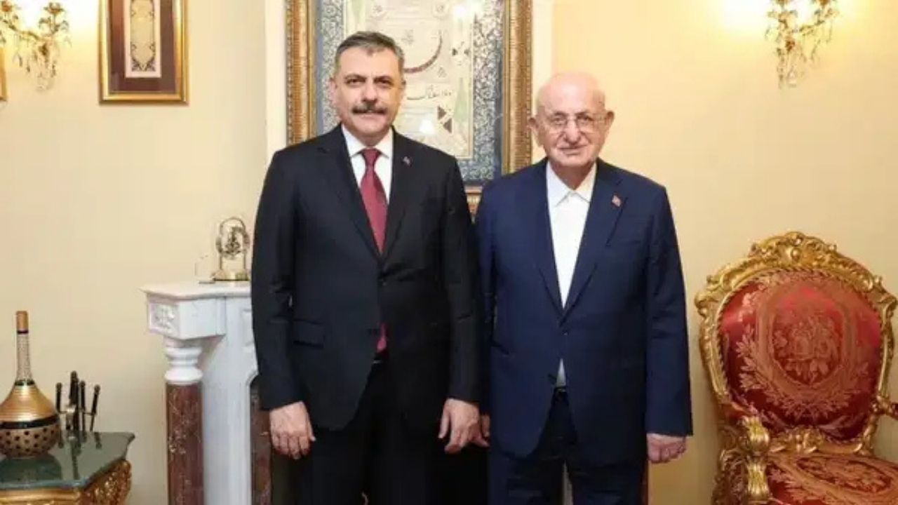 Bakan Çiftçi’den İsmail Kahraman’a Evinde Ziyaret