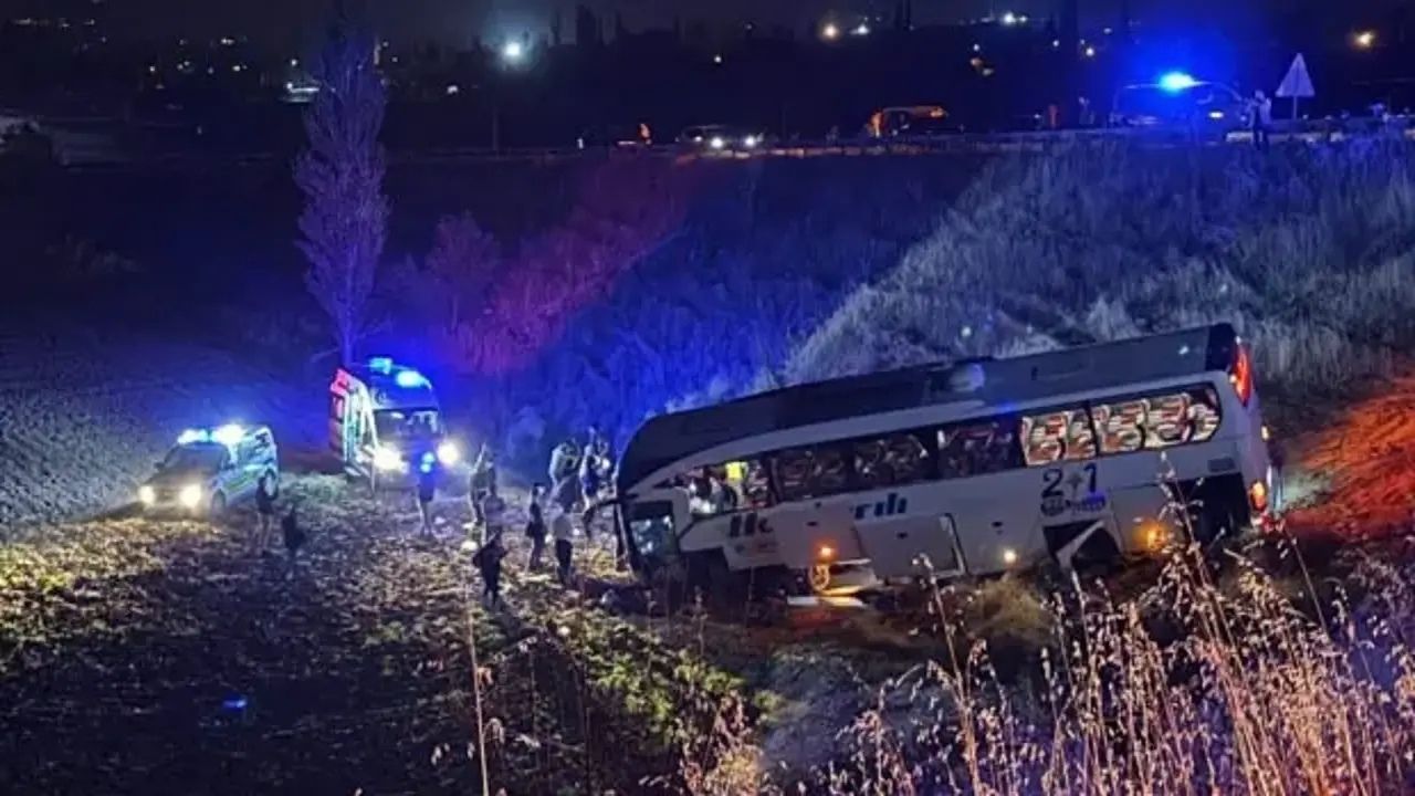 Amasya’da Yolcu Otobüsü Şarampole Uçtu: 24 Yaralı