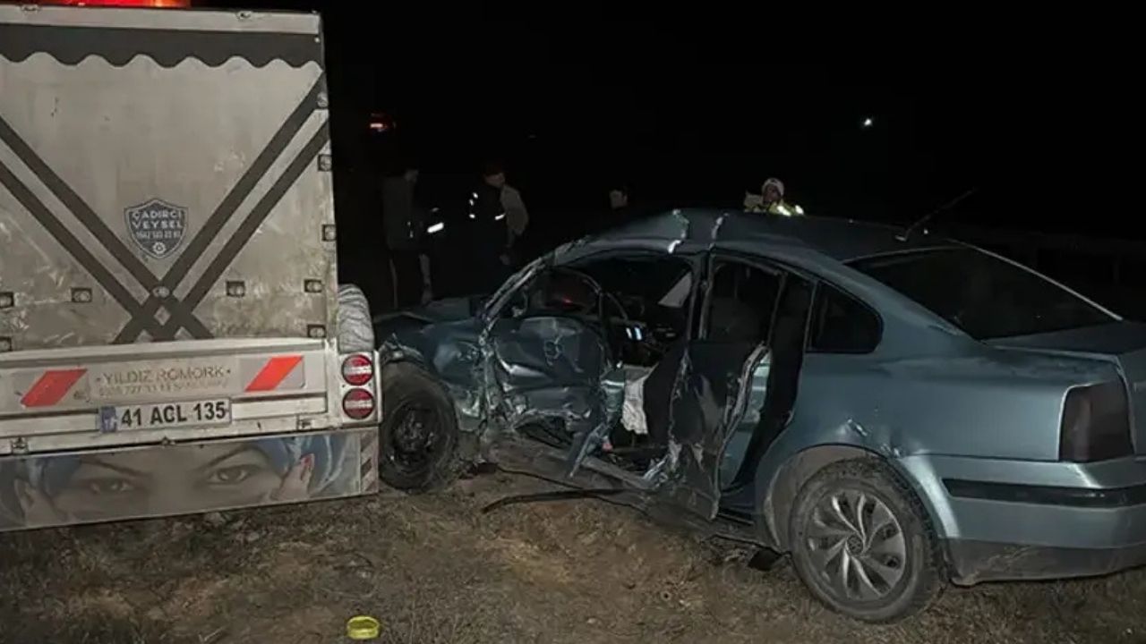 Sivas’ta Mevsimlik İşçileri Taşıyan Minibüs Kaza Yaptı: 2 Yaralı
