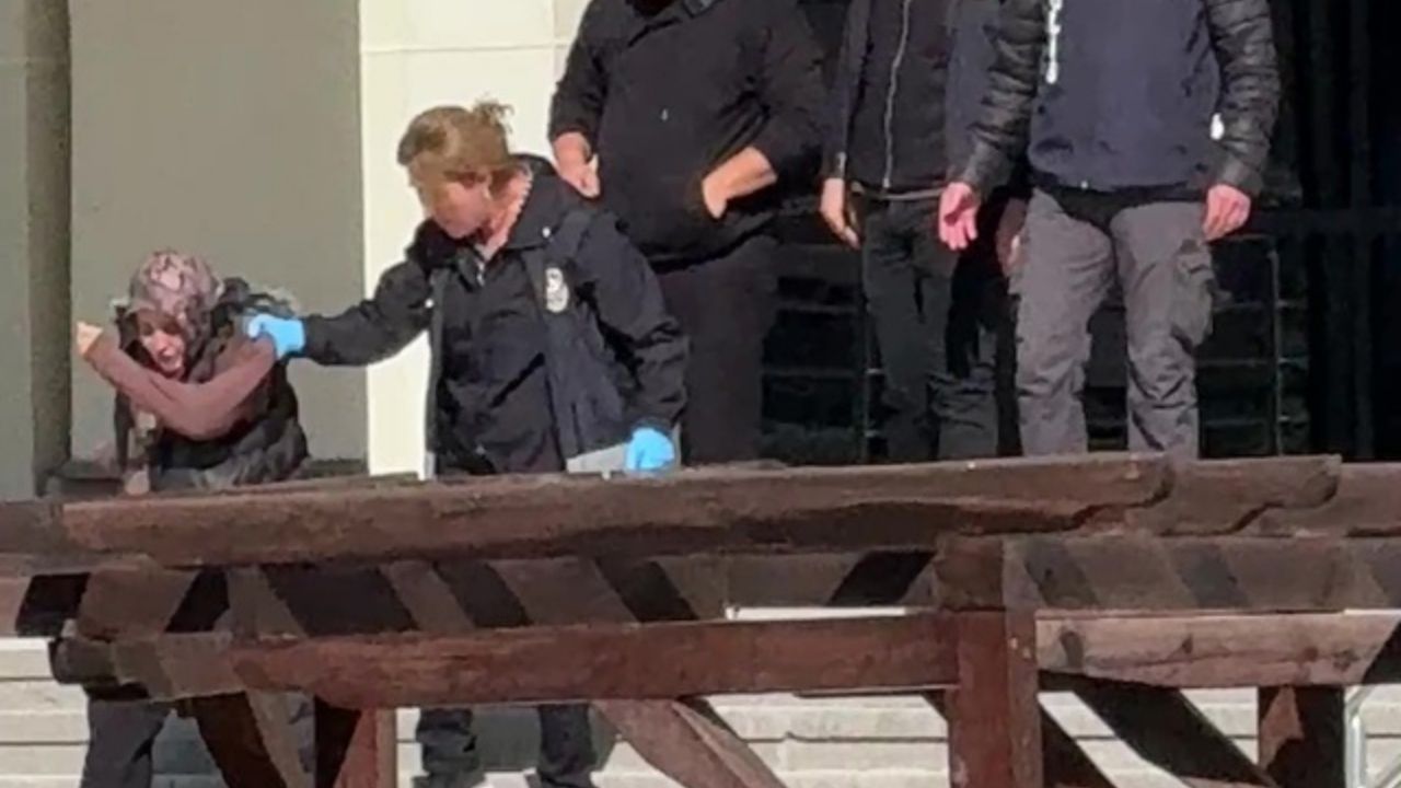KPSS’ye 1 Dakika Geç Kaldı! Sınava Alınmayınca Kriz Geçirdi