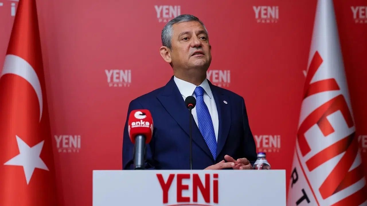 Özgür Özel Mersin’de: Tutuklu belediye başkanlarını ziyaret edecek