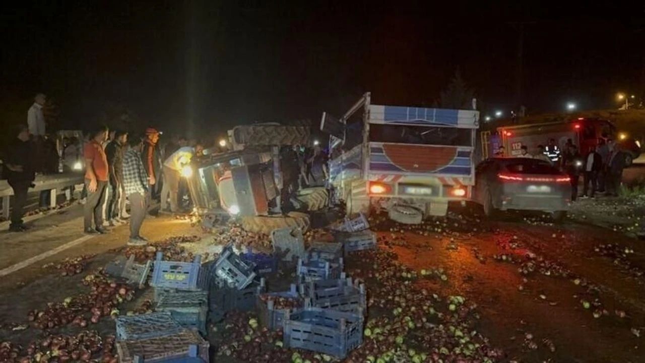Adıyaman’da kamyonet traktörle çarpıştı: 1 ölü, 1 yaralı