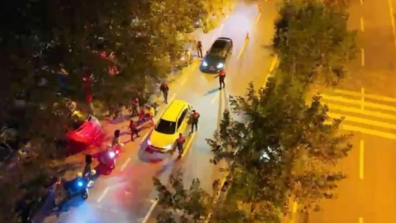 Beyoğlu’nda Gece Denetimi: 22 Aranan Kişi Yakalandı, Cezalar Kesildi