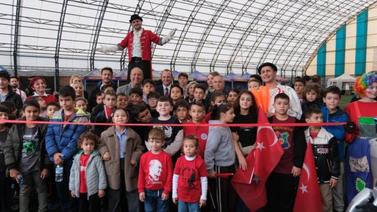 Çiftlikköy’de Cumhuriyet Coşkusu: Çocuklar Bilim Şenliğinde Buluştu