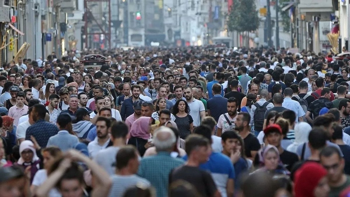 Türkiye'nin 10 Yıllık Aile ve Nüfus Stratejisi Açıklanıyor: "Felakete" Karşı Plan