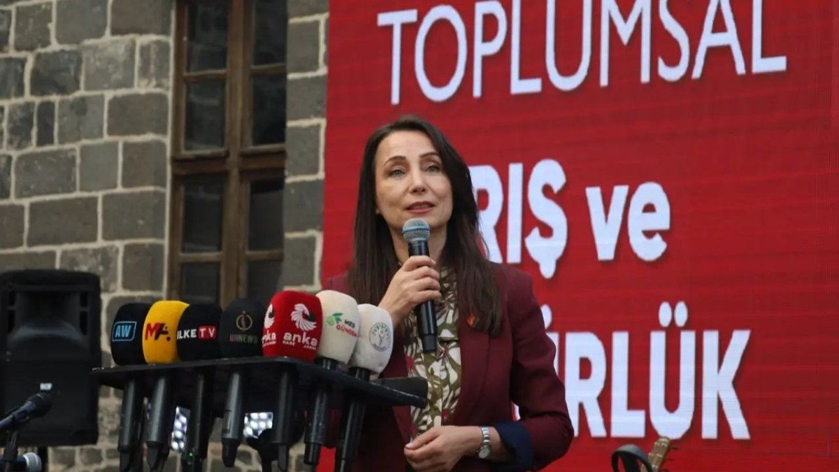 Tülay Hatimoğulları: "Barış İçin Somut Adımlar Atılmalı"