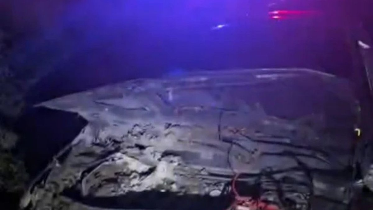Batman’da Feci Kaza! Şarampole Yuvarlanan Otomobilde 3 Kişinin Durumu Ağır