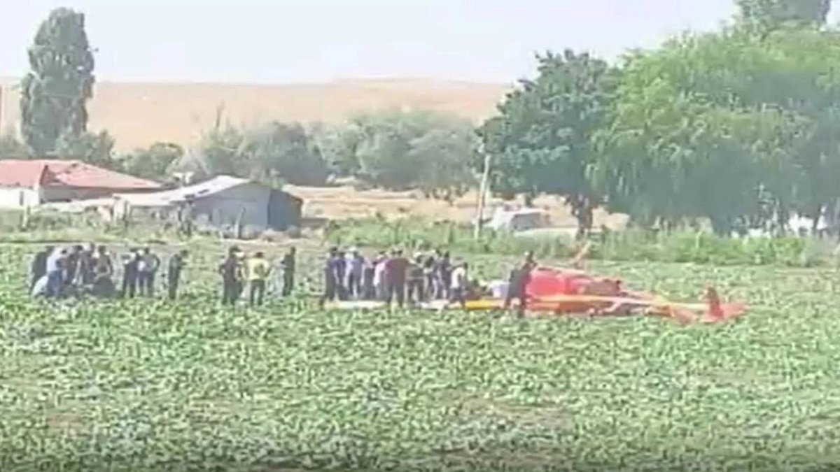 Ankara'da Eğitim Helikopteri Tarlaya Düştü Ekipler Harekete Geçti