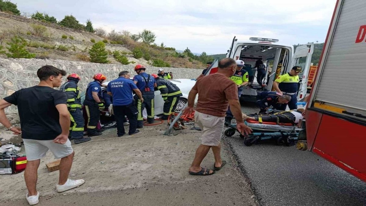 Denizli’de Feci Kaza: 2 Arkadaş Hayatını Kaybetti, 1 Kişi Yaralandı