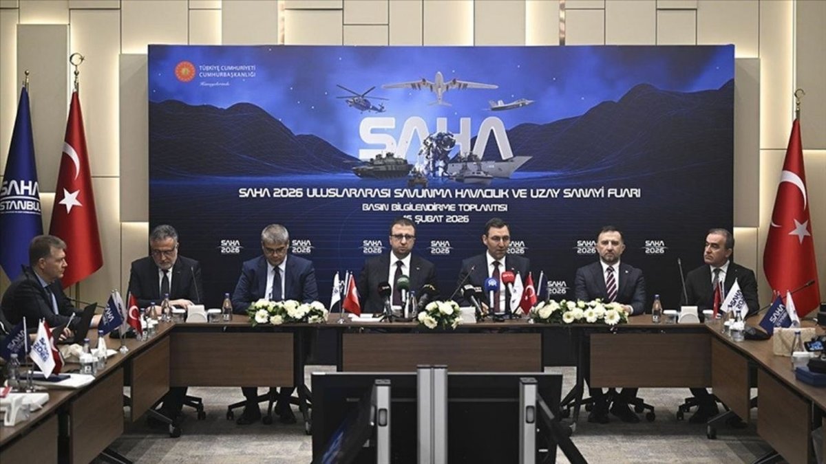 CHP Lideri Özel, SAHA 2026 Fuarında Savunma Sanayisine Övgüde Bulundu