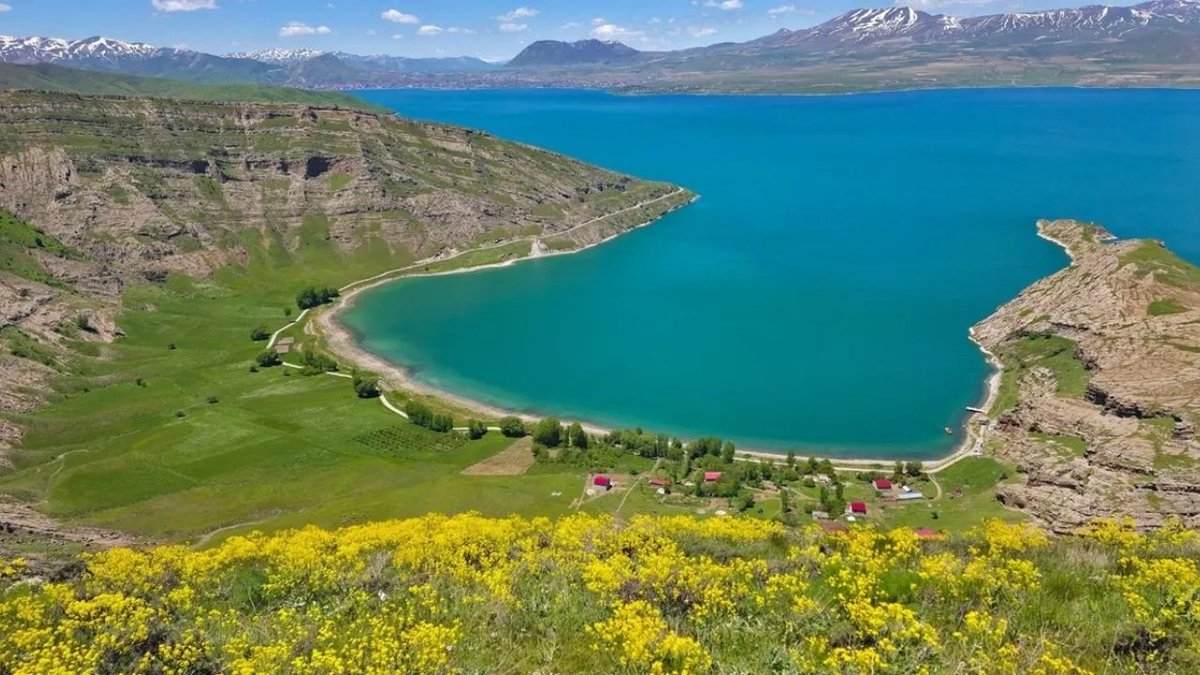 Van’ın saklı cenneti İncekaya: Urartu izleri, mağaralar ve göl manzarasıyla ilgi çekiyor