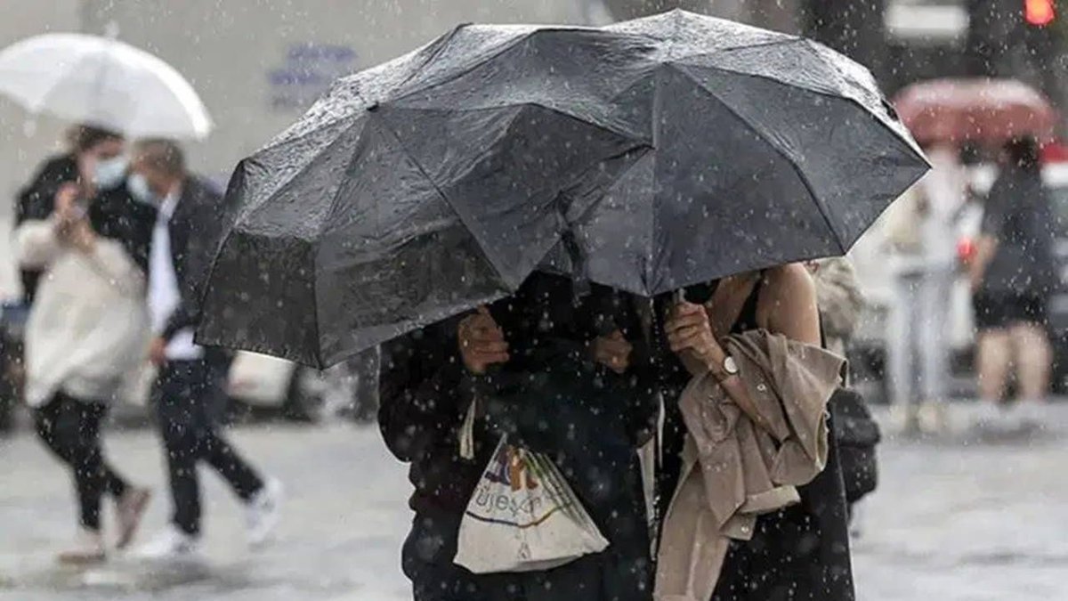 AKOM Tarih Vererek Uyardı: İstanbul’a Sağanak Yağış Geliyor