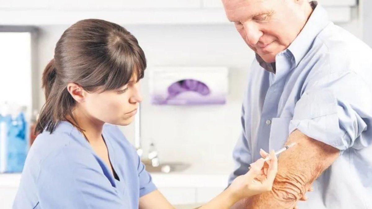 Uzmanların Uyarısı: Yaşlılarda Aşılar Hayat Kurtarıcıdır