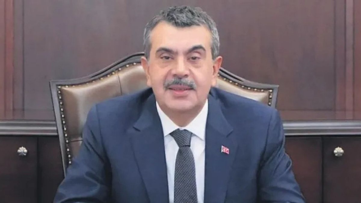 Bakan Tekin'den Gençlere 19 Mayıs Çağrısı: "Değerlerinizi Yaşatın