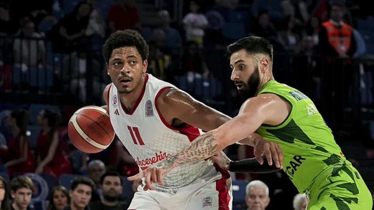 Bahçeşehir Koleji Basketbol Ekibi, Tofaş Spor Kulübü'nü 78-76 Yendi