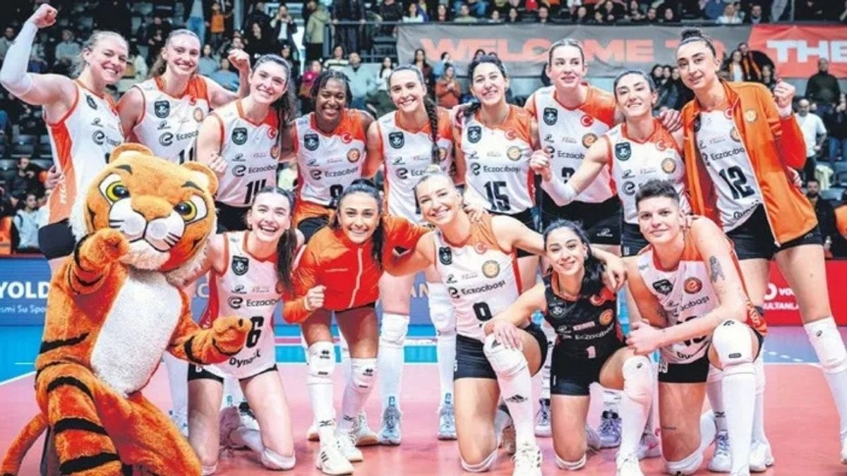 Eczacıbaşı Dynavit Bayan Voleybol Ekibi, Aydın BBSK'yi 3-2 Yendi