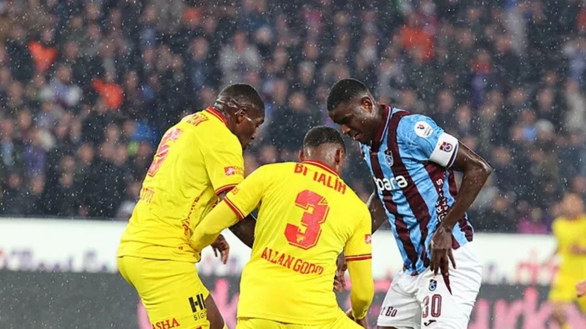 Trabzonspor Pes Etmedi! 10 Kişiyle 90+3’te Eşitliği Yakaladı