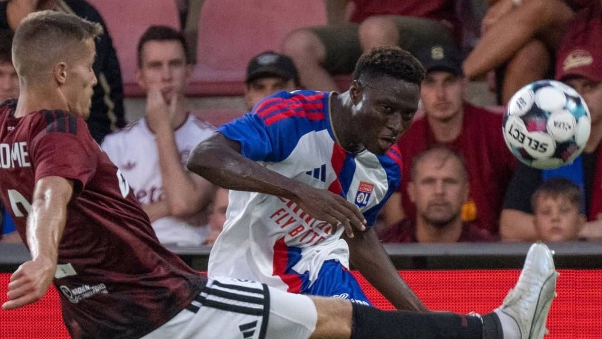 Fenerbahçe’nin muhtemel rakibi için Sparta Prag avantajı aldı