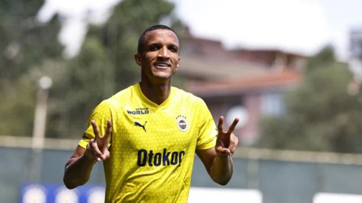 Fenerbahçe’de Kadroda Büyük Değişim: Ayrılık Listesi Netleşiyor
