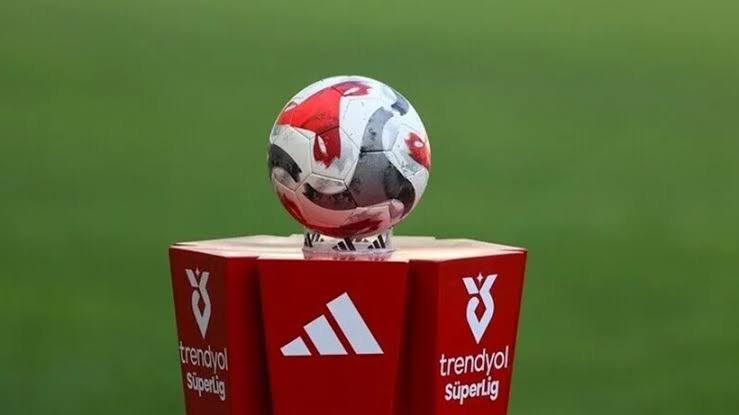 Süper Lig’de Yeni Kural Etkisini Gösterdi: Top Daha Fazla Oyunda Kaldı