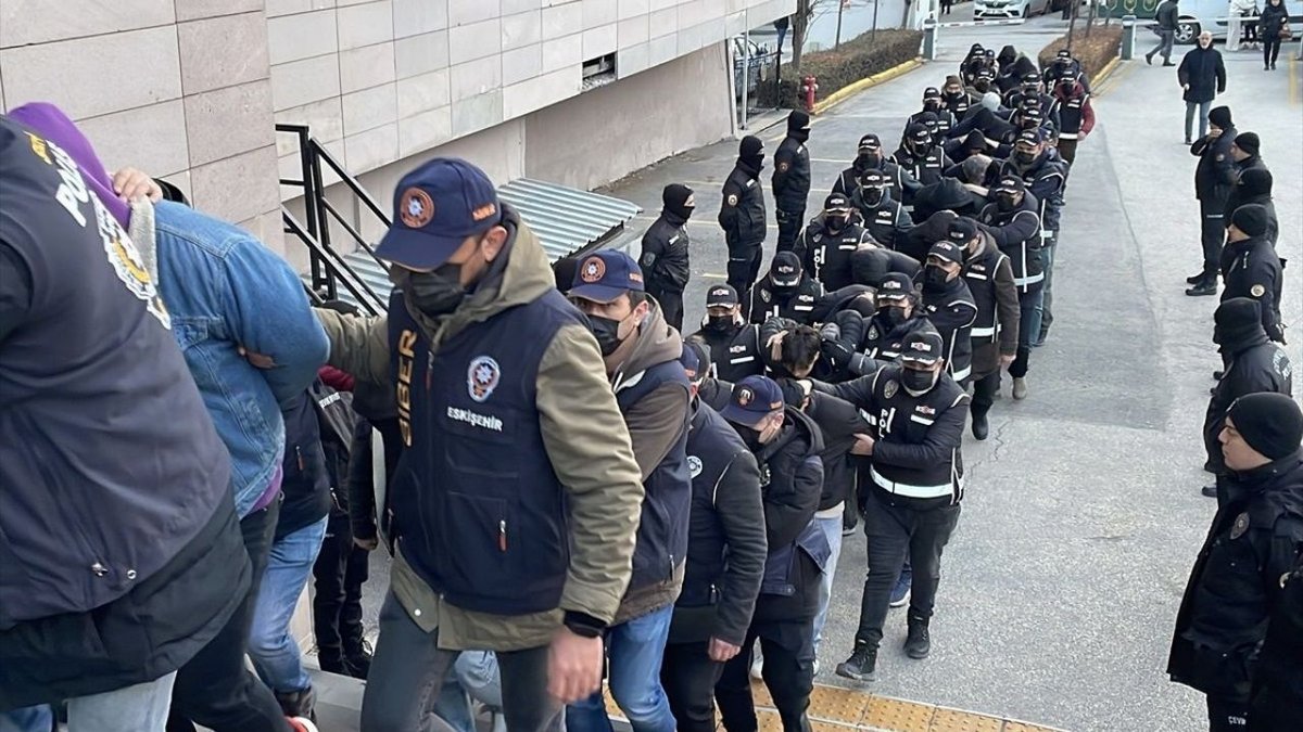 Eskişehir Merkezli 33 İlde Yasa Dışı Bahis Operasyonu: 135 Şüpheliye Gözaltı