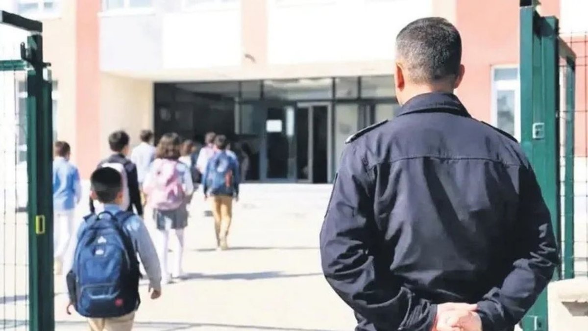 Okullarda Güvenlik İçin 30 Bin Bahçe Görevlisi Göreve Başlayacak