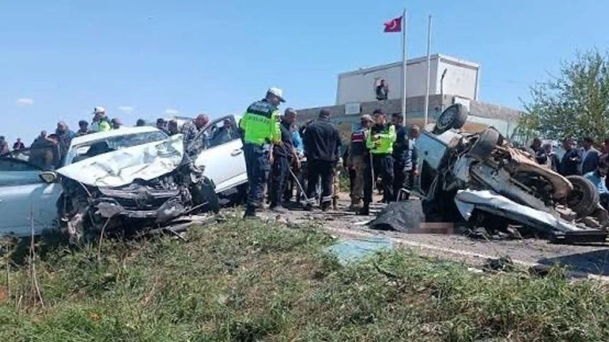 Şanlıurfa-Gaziantep Otoyolunda Feci Kaza: 3 Ölü, 5 Yaralı