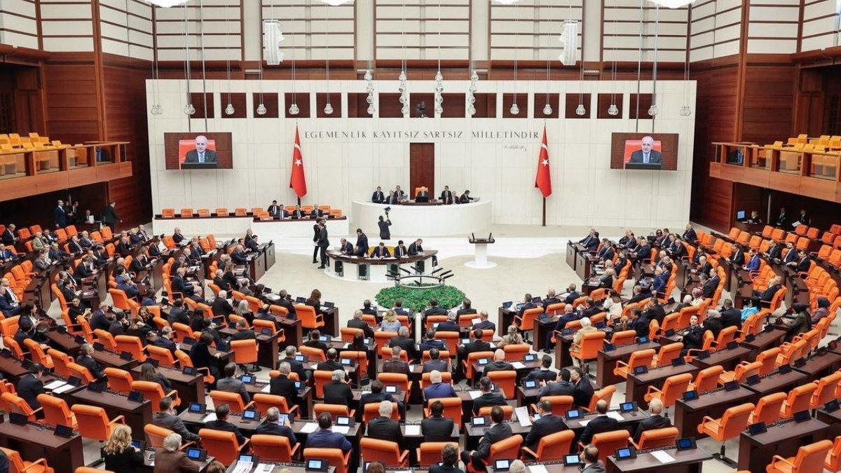 TBMM, Fahiş Aidat Artışına Son Verecek Düzenlemeleri Kabul Etti