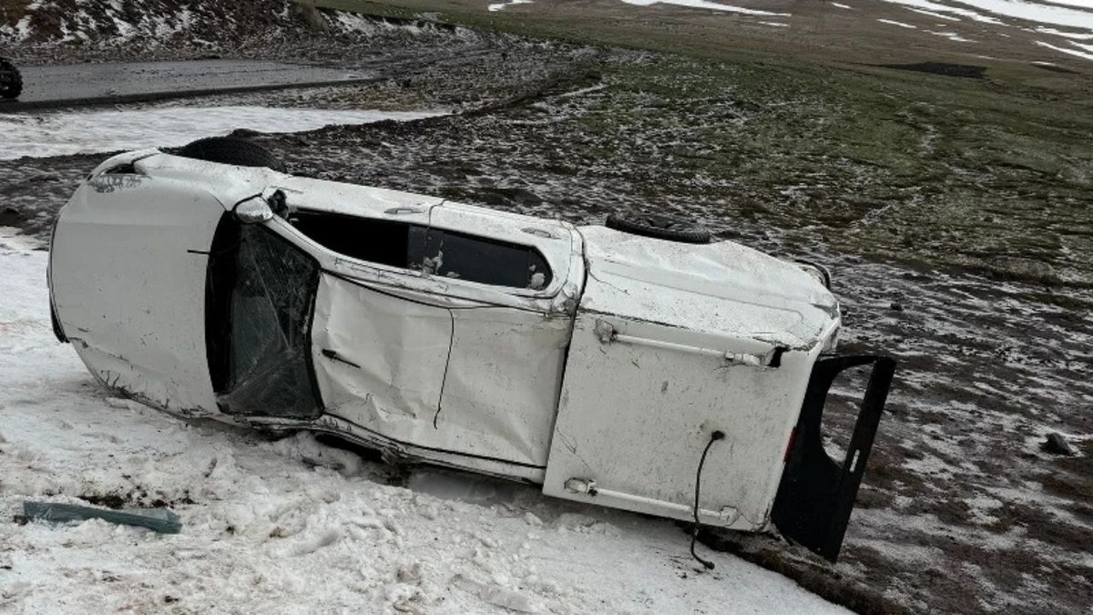 Ardahan’da Askeri Araç Devrildi: İki Astsubay Yaralandı