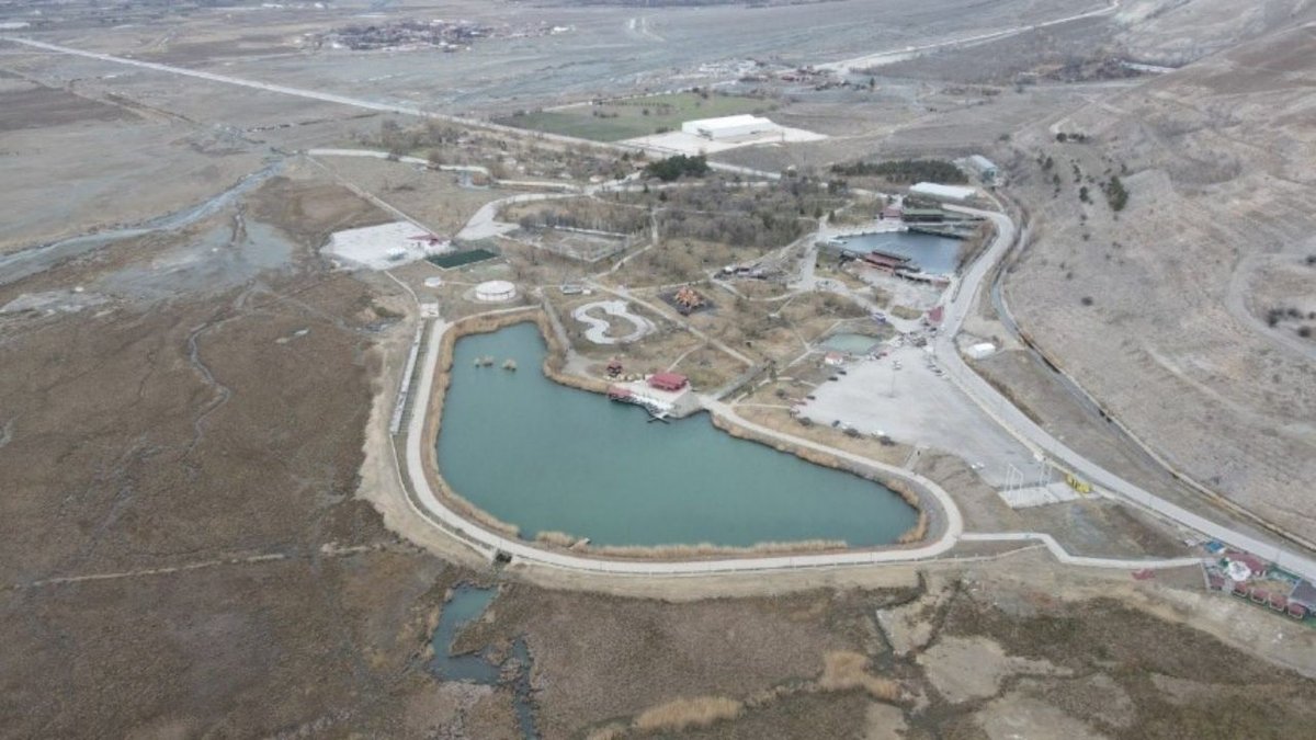 Erzincan Ekşisu’da Dünya Çapında Nadir Görülen Sular Birbirine Karışmıyor